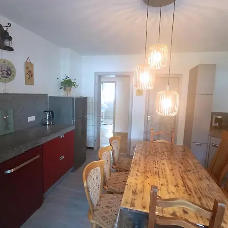 Eifelruhe 5 - Platz Fuer Bis Zu 8 Personen, Hunde Willkommen Apartmán